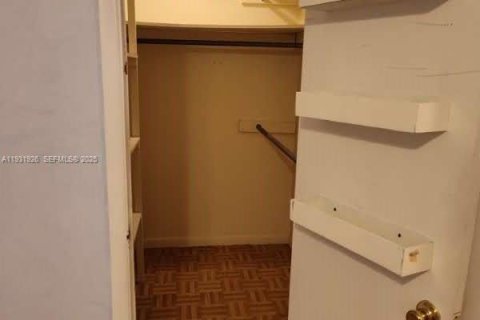 Casa en venta en Jacksonville, Florida, 2 dormitorios № 1991338 - foto 16