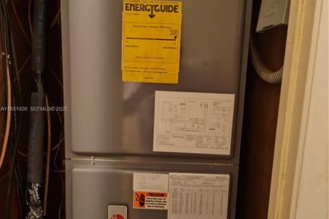 Casa en venta en Jacksonville, Florida, 2 dormitorios № 1991338 - foto 21