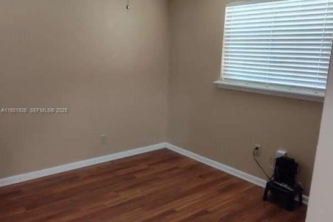 Casa en venta en Jacksonville, Florida, 2 dormitorios № 1991338 - foto 11