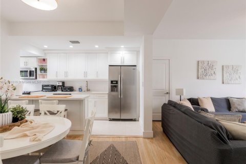 Appartement à louer à Miami Beach, Floride: 2 chambres, 88.26 m2 № 2169820 - photo 8