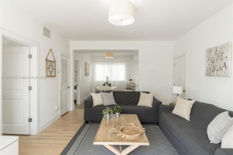 Appartement à louer à Miami Beach, Floride: 2 chambres, 88.26 m2 № 2169820 - photo 2