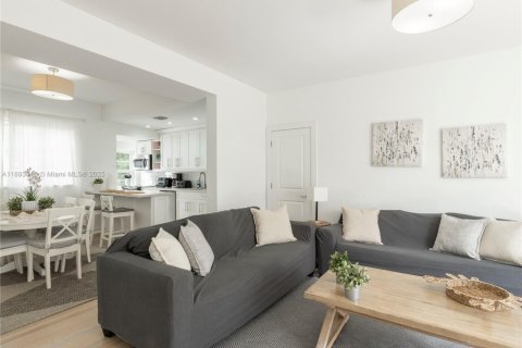Appartement à louer à Miami Beach, Floride: 2 chambres, 88.26 m2 № 2169820 - photo 4