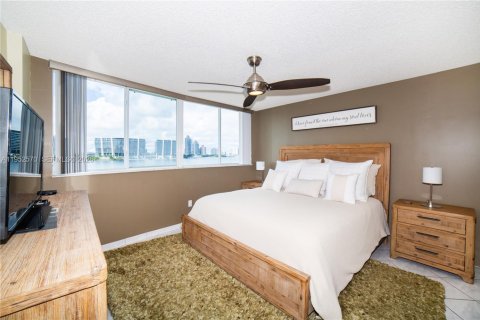 Condominio en venta en Sunny Isles Beach, Florida, 2 dormitorios, 102.19 m2 № 2008695 - foto 16