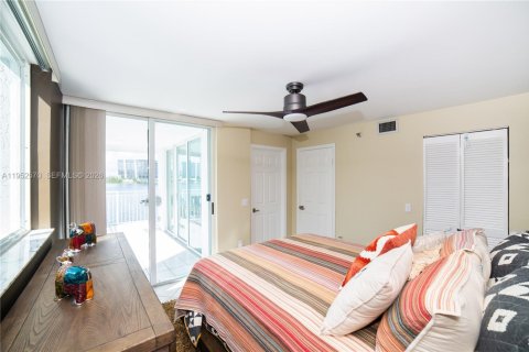 Condominio en venta en Sunny Isles Beach, Florida, 2 dormitorios, 102.19 m2 № 2008695 - foto 12