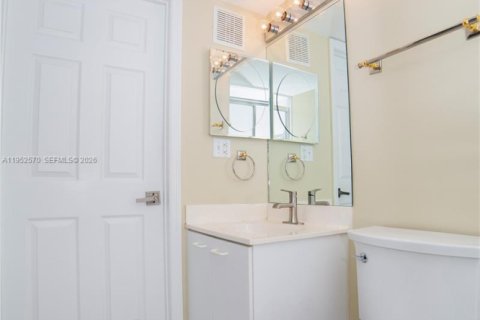 Condominio en venta en Sunny Isles Beach, Florida, 2 dormitorios, 102.19 m2 № 2008695 - foto 13