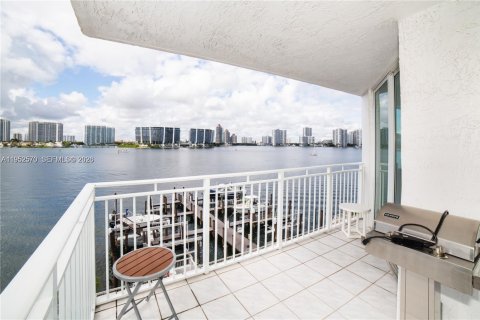 Condominio en venta en Sunny Isles Beach, Florida, 2 dormitorios, 102.19 m2 № 2008695 - foto 8