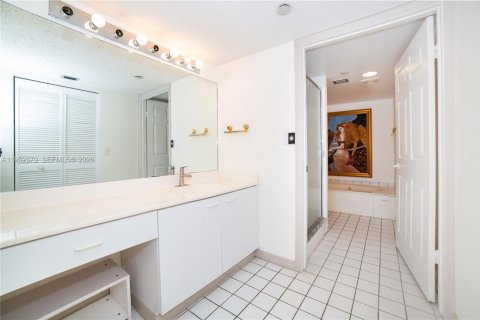 Condominio en venta en Sunny Isles Beach, Florida, 2 dormitorios, 102.19 m2 № 2008695 - foto 19