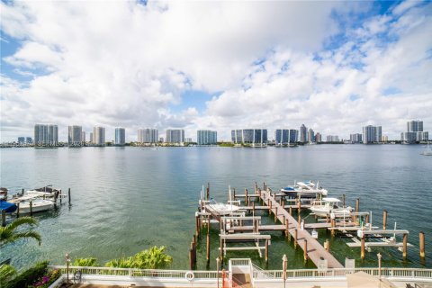 Condominio en venta en Sunny Isles Beach, Florida, 2 dormitorios, 102.19 m2 № 2008695 - foto 26