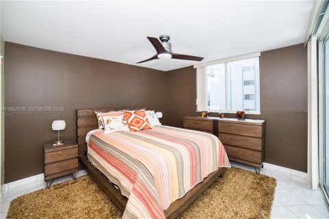 Condominio en venta en Sunny Isles Beach, Florida, 2 dormitorios, 102.19 m2 № 2008695 - foto 11