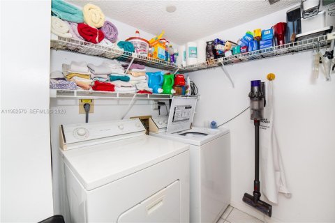 Condominio en venta en Sunny Isles Beach, Florida, 2 dormitorios, 102.19 m2 № 2008695 - foto 25