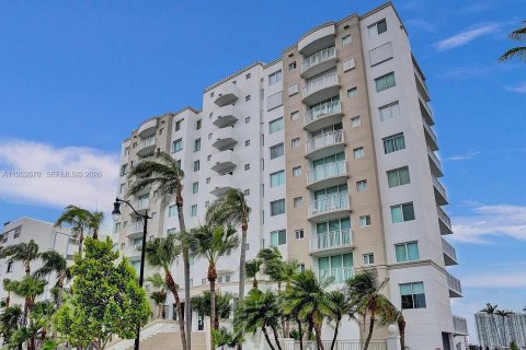 Condominio en venta en Sunny Isles Beach, Florida, 2 dormitorios, 102.19 m2 № 2008695 - foto 29