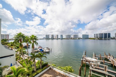 Condominio en venta en Sunny Isles Beach, Florida, 2 dormitorios, 102.19 m2 № 2008695 - foto 28