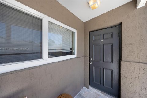 Commercial property in Hollywood, Florida 255.76 sq.m. № 1925905 - photo 20