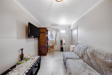 Commercial property in Hollywood, Florida 255.76 sq.m. № 1925905 - photo 21