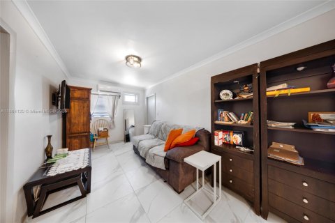 Commercial property in Hollywood, Florida 255.76 sq.m. № 1925905 - photo 24