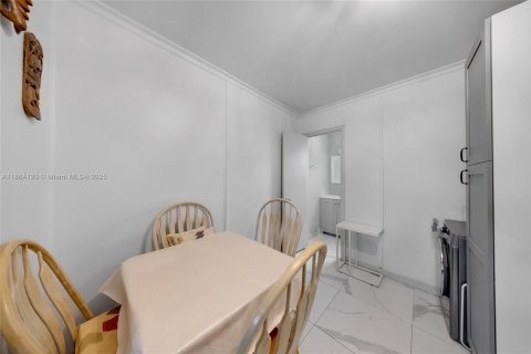 Commercial property in Hollywood, Florida 255.76 sq.m. № 1925905 - photo 26