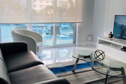 Condo in Hollywood, Florida, 1 bedroom  № 2076631