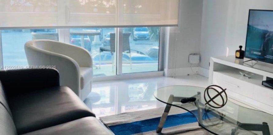 Condo in Hollywood, Florida, 1 bedroom № 2076631