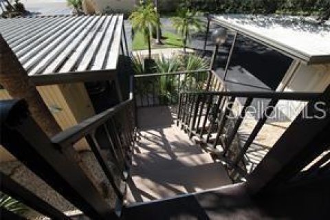 Condo in Venice, Florida, 2 bedrooms  № 2236749 - photo 13