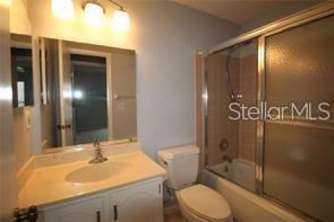 Condo in Venice, Florida, 2 bedrooms  № 2236749 - photo 7