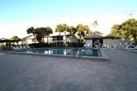 Condo in Venice, Florida, 2 bedrooms  № 2236749 - photo 2