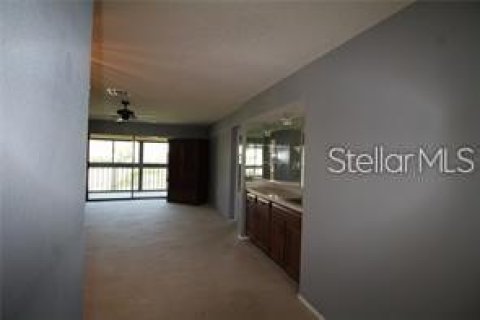 Condo in Venice, Florida, 2 bedrooms  № 2236749 - photo 5