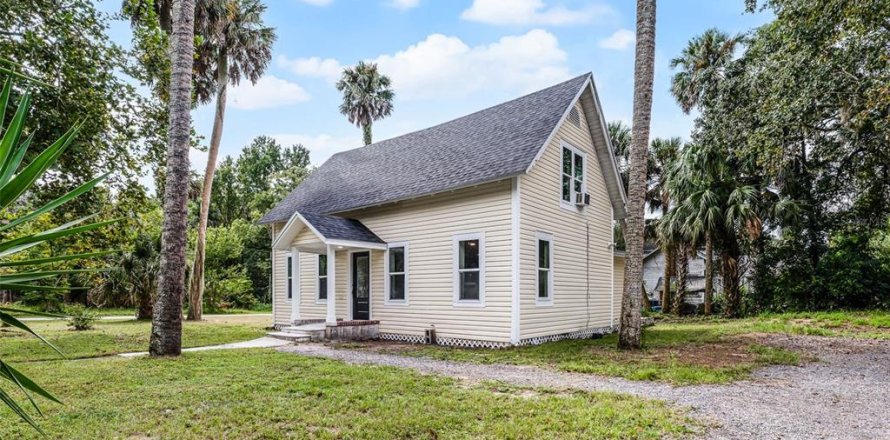 House in Deltona, Florida 3 bedrooms, 145.3 sq.m. № 1899073