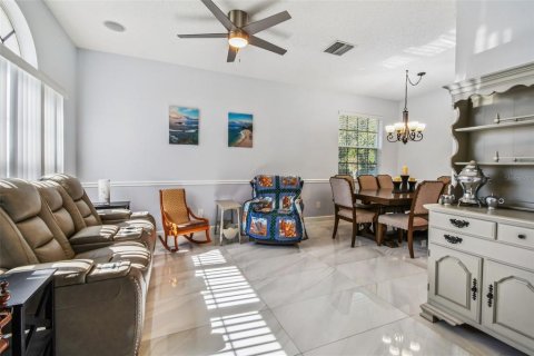 Villa ou maison à vendre à Wesley Chapel, Floride: 3 chambres, 169.55 m2 № 1884847 - photo 4