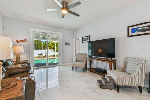 Villa ou maison à vendre à Wesley Chapel, Floride: 3 chambres, 169.55 m2 № 1884847 - photo 19
