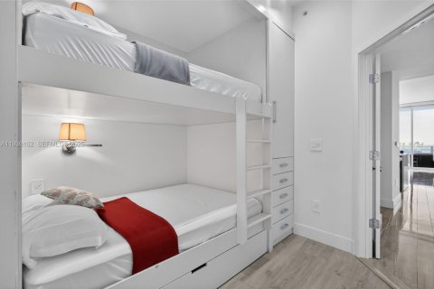 Condo in Miami, Florida, 1 bedroom  № 1994569 - photo 20