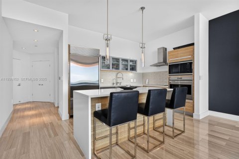 Condo in Miami, Florida, 1 bedroom  № 1994569 - photo 8