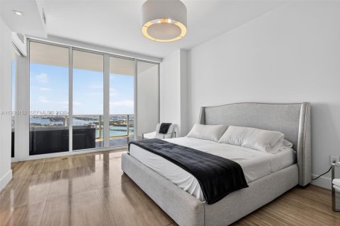 Condo in Miami, Florida, 1 bedroom  № 1994569 - photo 10