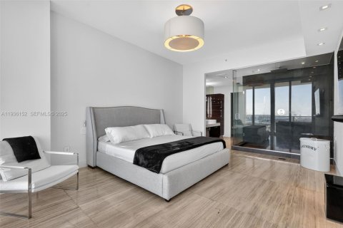 Condo in Miami, Florida, 1 bedroom  № 1994569 - photo 11