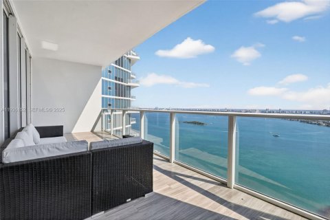 Condo in Miami, Florida, 1 bedroom  № 1994569 - photo 24