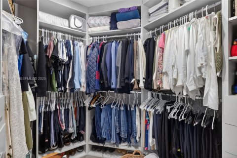 Condo in Miami, Florida, 1 bedroom  № 1994569 - photo 18