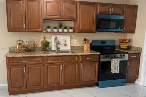 Casa en alquiler en St. Lucie, Florida, 3 dormitorios, 222.97 m2 № 2026525 - foto 5