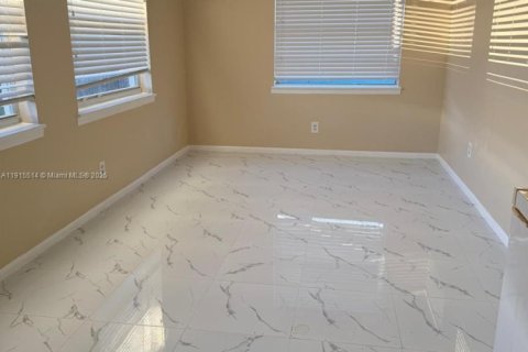 Casa en alquiler en St. Lucie, Florida, 3 dormitorios, 222.97 m2 № 2026525 - foto 8