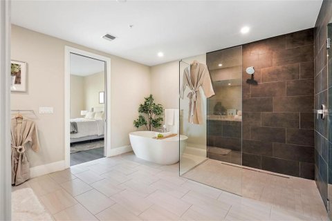 Снять в аренду кондоминиум в Тампа, Флорида 7 комнат, 269.04м2, № 1837979 - фото 16