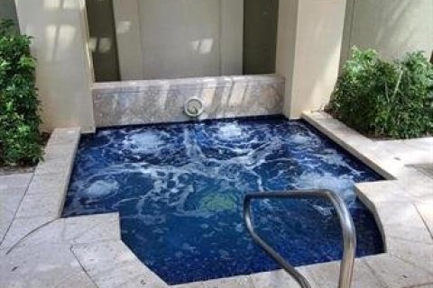 Condo in Lantana, Florida, 1 bedroom  № 618614 - photo 1