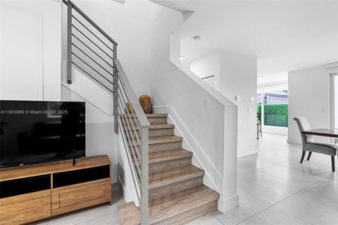 Villa ou maison à louer à Doral, Floride: 4 chambres, 258.45 m2 № 2038089 - photo 23