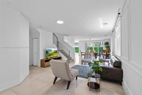 Villa ou maison à louer à Doral, Floride: 4 chambres, 258.45 m2 № 2038089 - photo 7