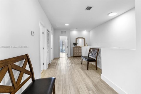 Villa ou maison à louer à Doral, Floride: 4 chambres, 258.45 m2 № 2038089 - photo 25