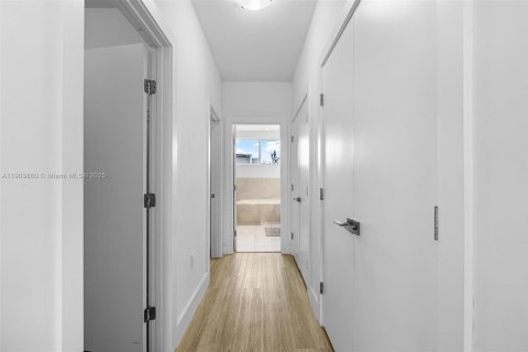 Villa ou maison à louer à Doral, Floride: 4 chambres, 258.45 m2 № 2038089 - photo 28