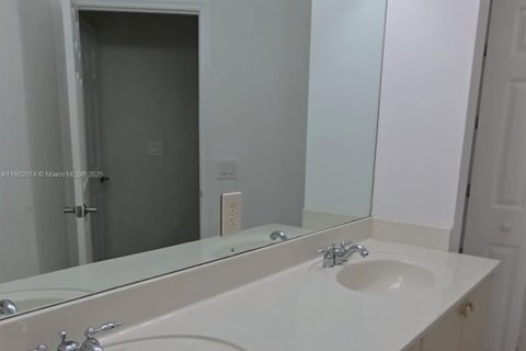 Touwnhouse à vendre à Miramar, Floride: 3 chambres, 139.54 m2 № 1890718 - photo 8