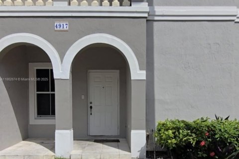 Touwnhouse à vendre à Miramar, Floride: 3 chambres, 139.54 m2 № 1890718 - photo 2