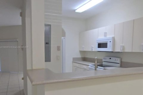 Touwnhouse à vendre à Miramar, Floride: 3 chambres, 139.54 m2 № 1890718 - photo 14