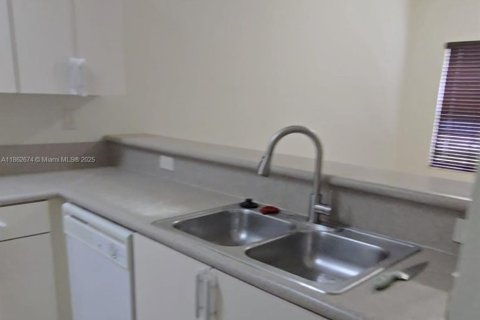 Touwnhouse à vendre à Miramar, Floride: 3 chambres, 139.54 m2 № 1890718 - photo 13