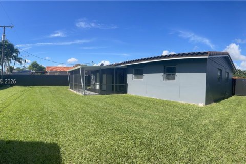 Villa ou maison à louer à Miami, Floride: 3 chambres, 148.64 m2 № 2002499 - photo 5