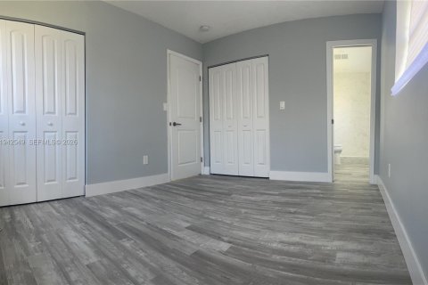 Villa ou maison à louer à Miami, Floride: 3 chambres, 148.64 m2 № 2002499 - photo 16