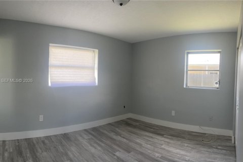 Villa ou maison à louer à Miami, Floride: 3 chambres, 148.64 m2 № 2002499 - photo 12